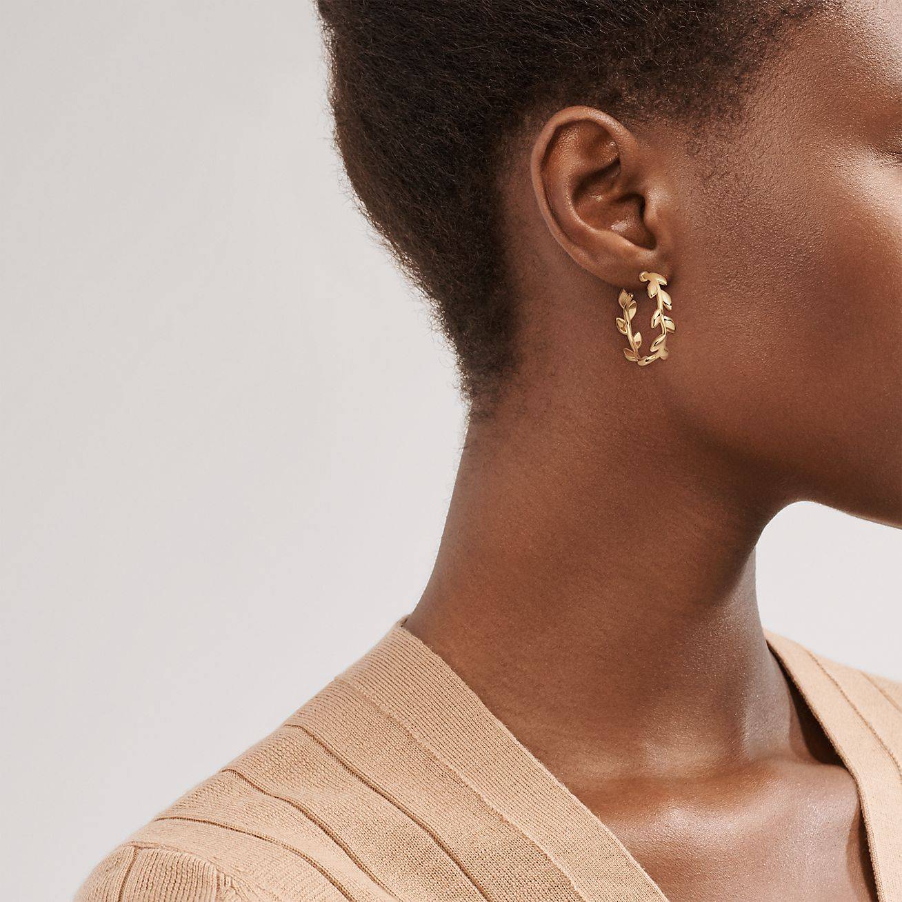 T*f*ny paloma picasso® olive leaf hoop earrings