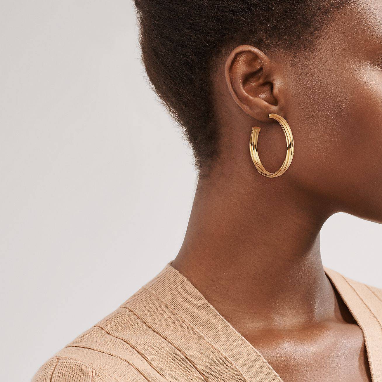 T*f*ny palomas melody hoop earrings